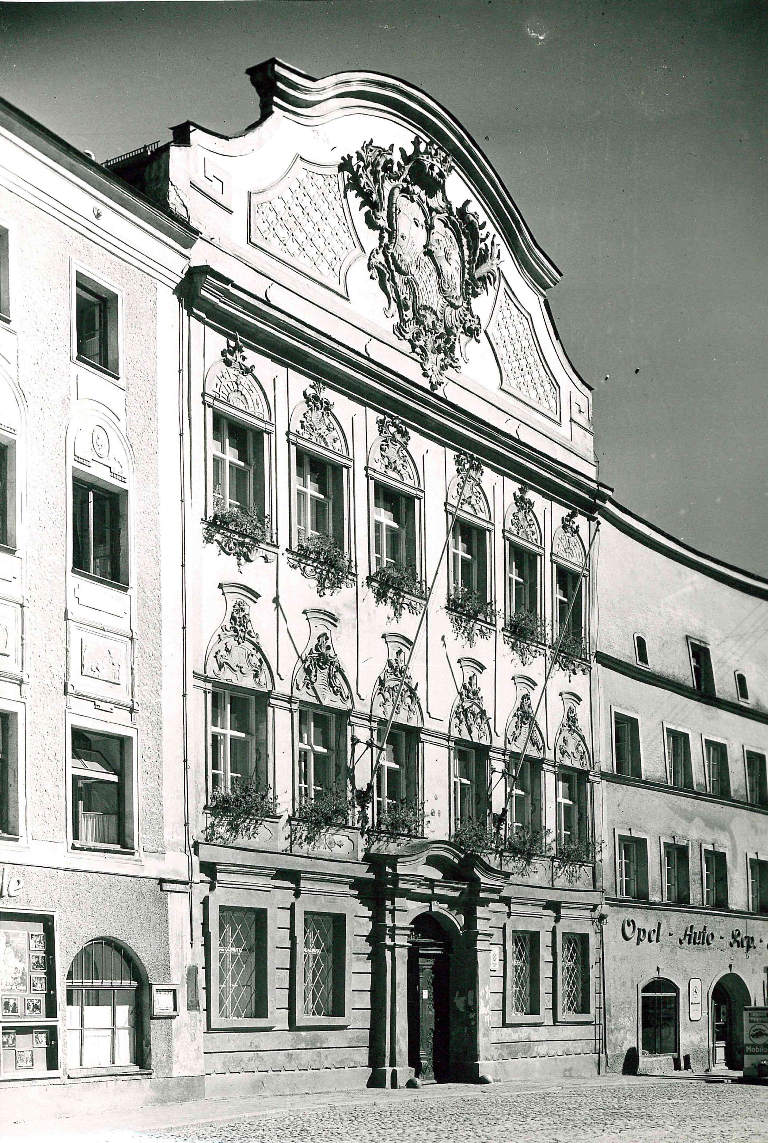 Taufkirchen Palais um 1900